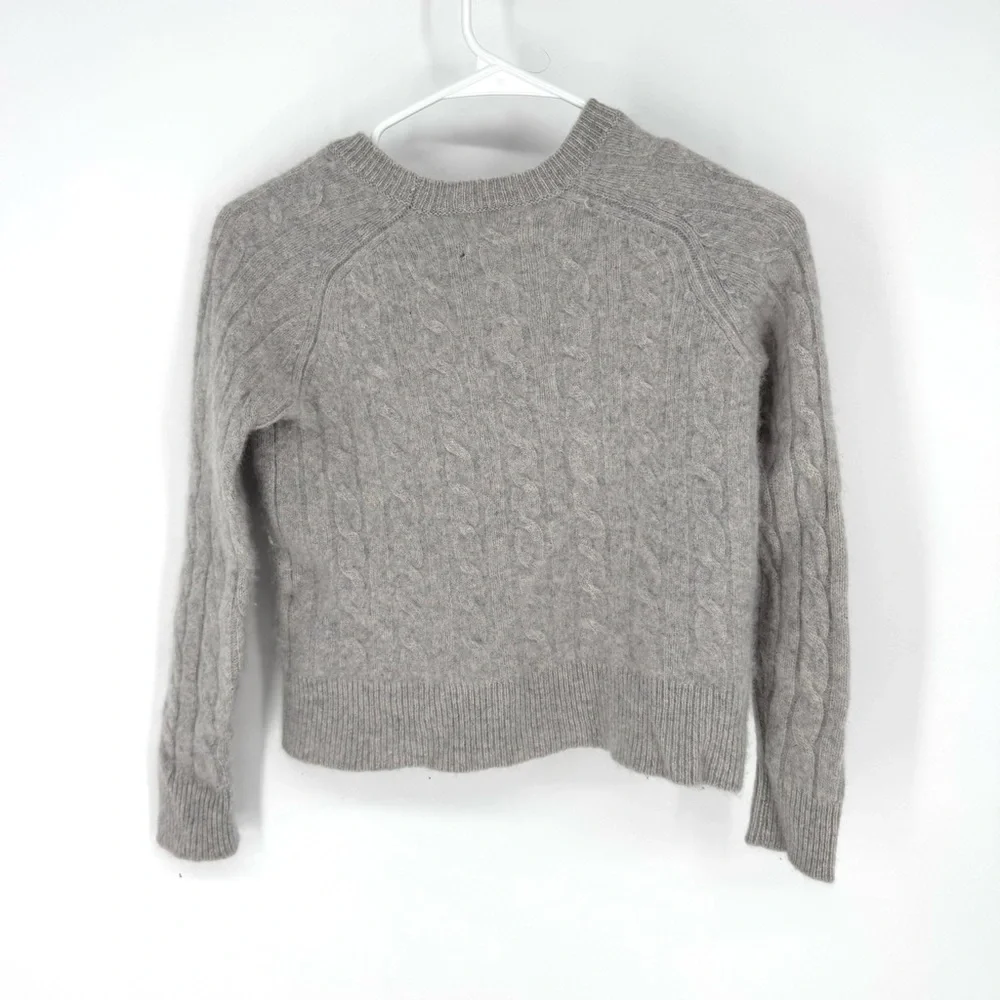 1901  100% cashmere Normcore cosycore whimsy Light Gray Cable Knit Sweater - Picture 2 of 5